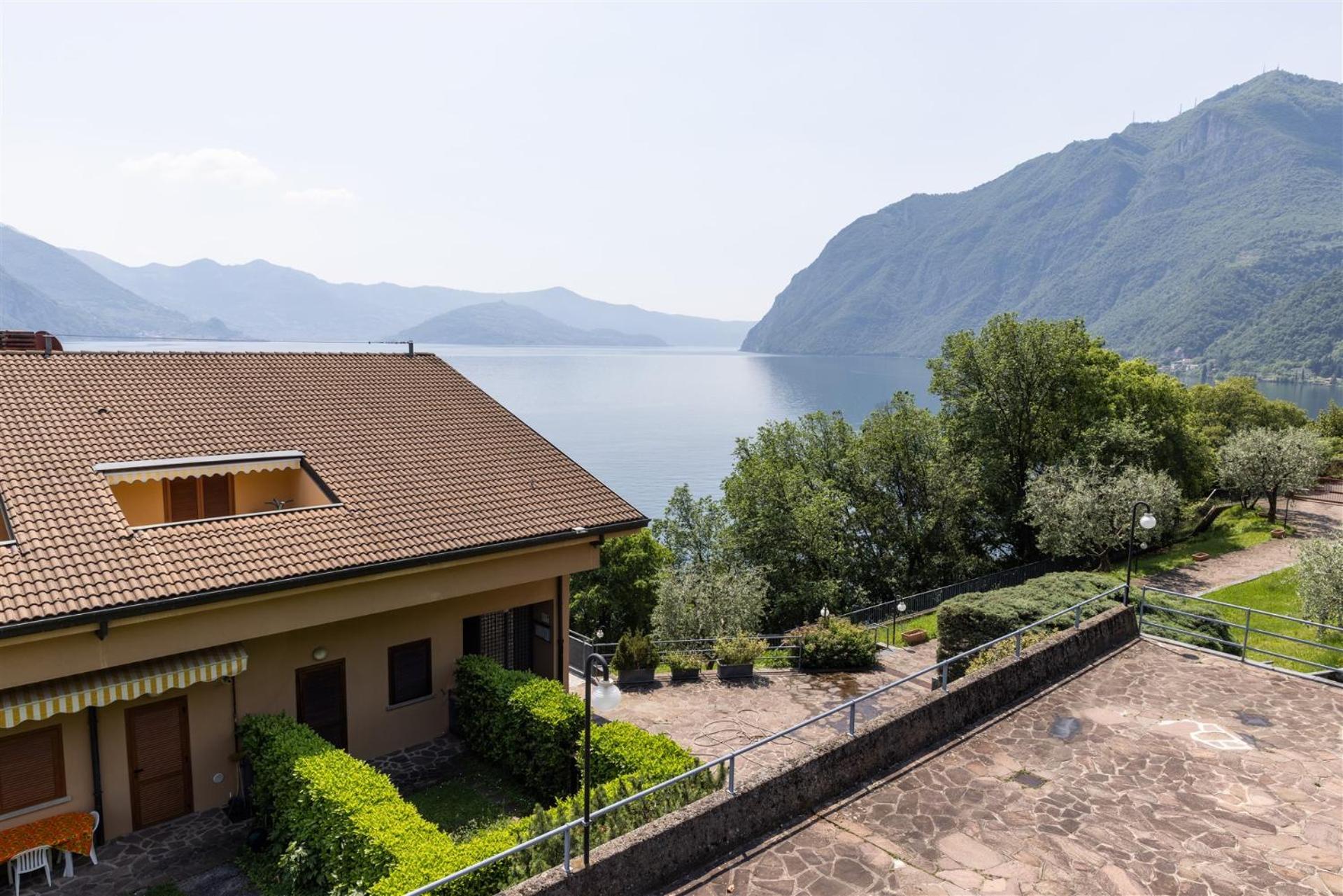 Iseolakerental- Casa Trentapassi Riva di Solto Exteriör bild