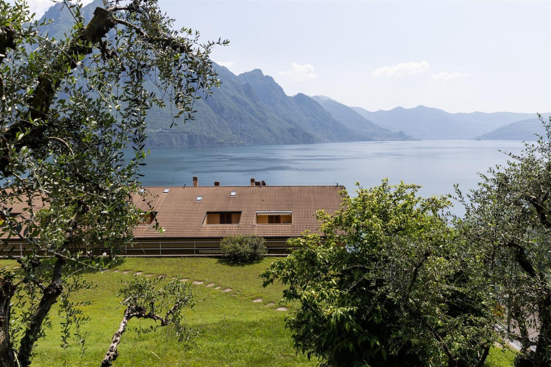 Iseolakerental- Casa Trentapassi Riva di Solto Exteriör bild